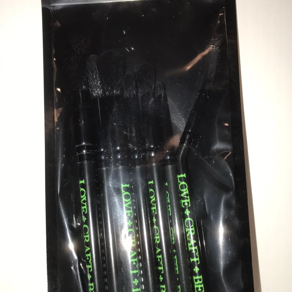 Lovecraft Beauty brushes 7 pieces NEW